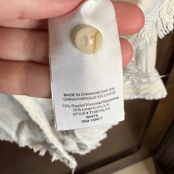 NWT Atrar’d State Size S oversized button down long sleeve linen frayed hem - Picture 7 of 9